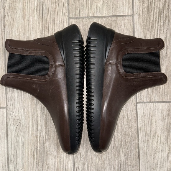 New Aquatalia Christiana Leather Chelsea Boot Extra Light Size 7.5 NEW - Picture 10 of 16